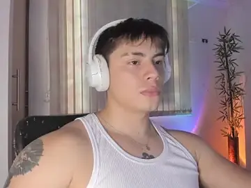 Stripchat Live Sex Cam of Giordano_Russo