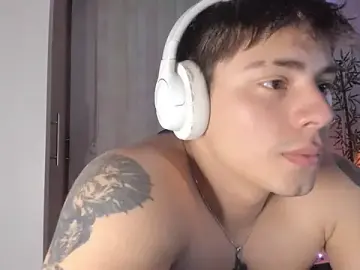 Stripchat Free Porn Cam of Giordano_Russo