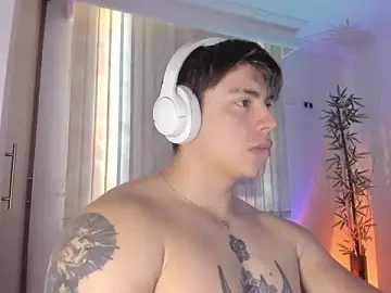 Stripchat Adult Webcam of Giordano_Russo