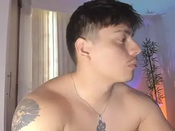 Stripchat Best live sex cam show of Giordano_Russo