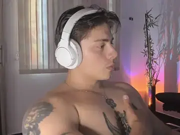Stripchat Adult Webcam of Giordano_Russo