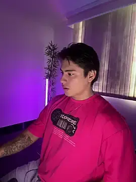 Stripchat Live Sex Cam of Giordano_Russo