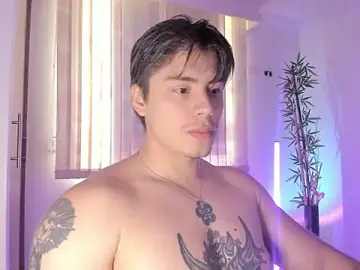 Stripchat Sex Cam of Giordano_Russo