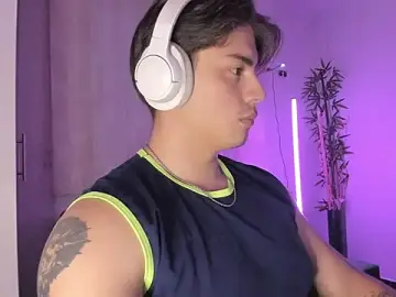 Stripchat Free Porn Cam of Giordano_Russo