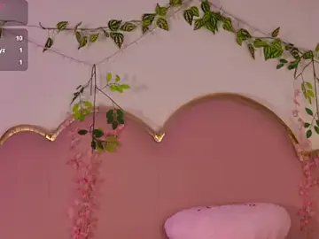 Stripchat Watch Live Sex Cams of NahiaraReina