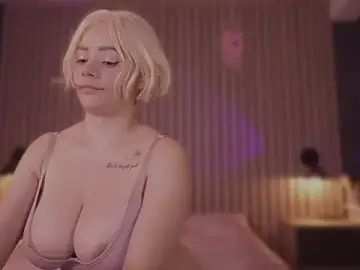 Stripchat Sex Cam of bella_adams_