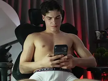 Stripchat Watch Live Sex Cams of Max_cortes1