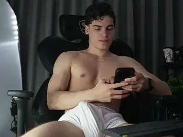 Stripchat Adult Webcam of Max_cortes1