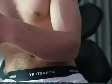Stripchat Free Porn Cam of Max_cortes1