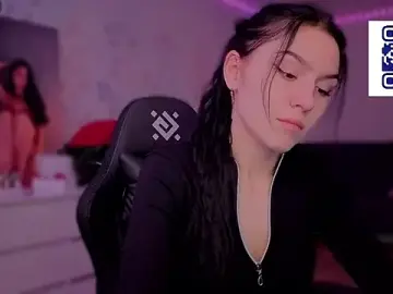 Stripchat Sex Cam of kara_liffe