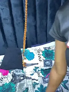 Stripchat Live Sex Cam of LonelyQueenxx25
