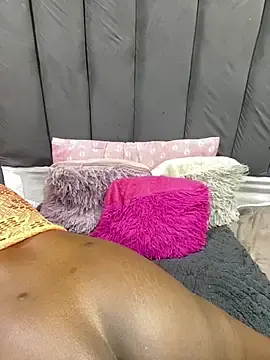 Stripchat Sex Cam of LonelyQueenxx25