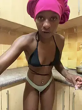 Stripchat Watch Live Sex Cams of LonelyQueenxx25