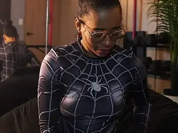 Stripchat Live Sex Cam of kelly_thomson