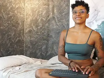Stripchat Live Sex Cam of kelly_thomson