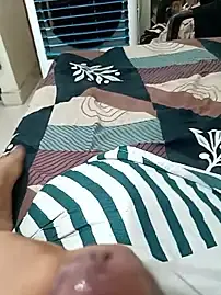 Stripchat Live Sex Cam of wrong_man25