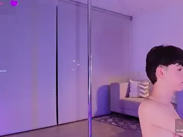 Stripchat Live Sex Cam of sebbyrose