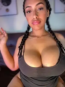 Stripchat Sex Cam of MaverickGray