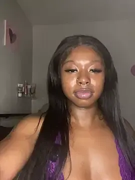 Stripchat Live Sex Cam of TinyBlazian901