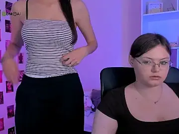 Stripchat Live Sex Cam of nikole_kitt