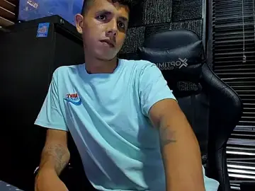 Stripchat Live Sex of boy_bigcock24cm