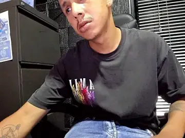 Stripchat Free Porn Cam of boy_bigcock24cm