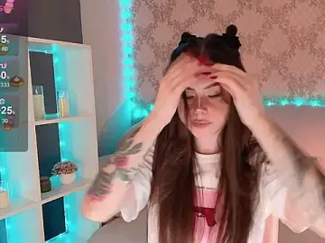 Stripchat Live Sex Cam of HolyMiax