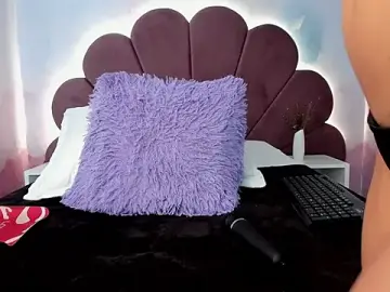 Stripchat Live Sex Cam of Carohorny4u