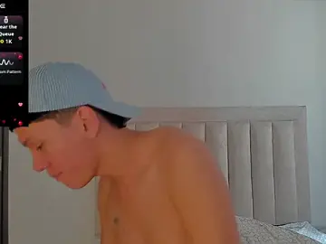 Stripchat Sex Cam of JulianRose_1