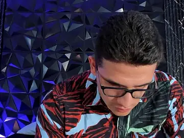 Stripchat Free Porn Cam of JeffDaltton