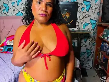 Stripchat Sex Cam of lucianaosorno25