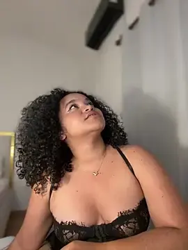 Stripchat Sex Cam of Lucy_wilson5