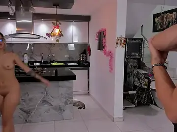 Stripchat Nude Webcam of sexy_hot_friends_