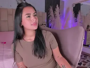 Stripchat Free Porn Cam of CamilaOrtiz_