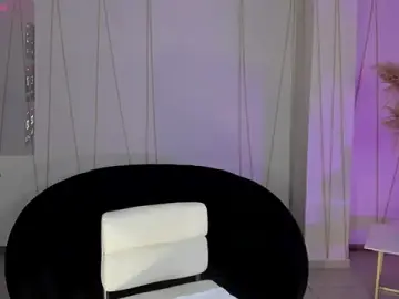 Stripchat Nude Webcam of NiaHolland