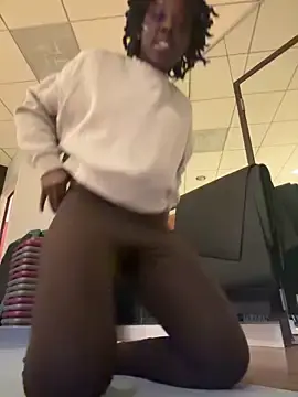 Stripchat Live Sex of choclatepeaach