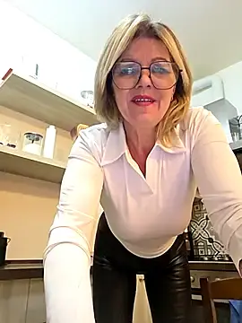 Stripchat Sex Cam of Melody73