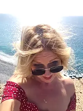 Stripchat Nude Webcam of Melody73