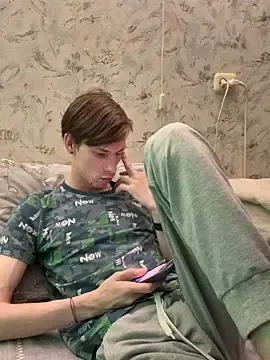 Stripchat Live Sex Cam of ERICK__DEEN