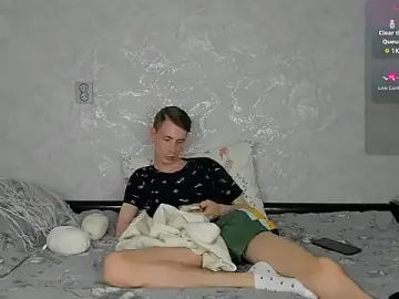 Stripchat Live Sex Cam of ERICK__DEEN
