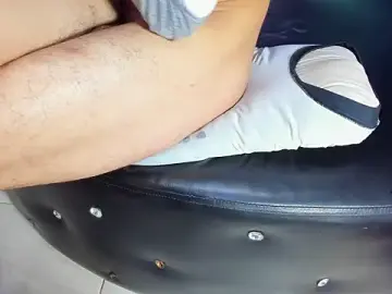 Stripchat Live Sex Cam of miacam-hot