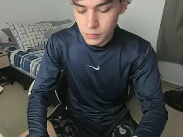 Stripchat Watch Live Sex Cams of ronaldmq20
