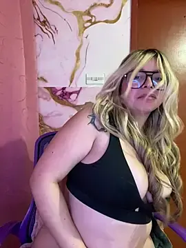 Stripchat Best live sex cam show of CristalGmez