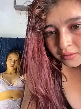 Stripchat Nude Webcam of Xuxi_XXX