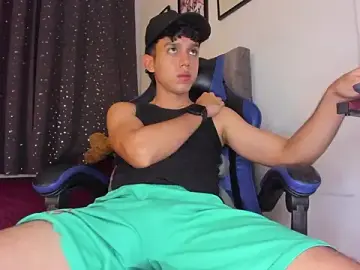 Stripchat Free Porn Cam of The_skinnyguys