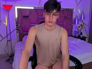 Stripchat Live Sex Cam of Gerony_
