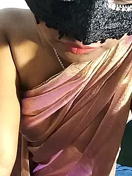 Stripchat Live Sex Cam of DIRTYSECRET_QUEEN_07