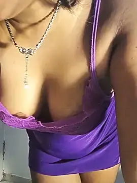 Stripchat Free Live Porn of DIRTYSECRET_QUEEN_07