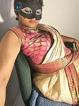 Stripchat Live Porn of DIRTYSECRET_QUEEN_07