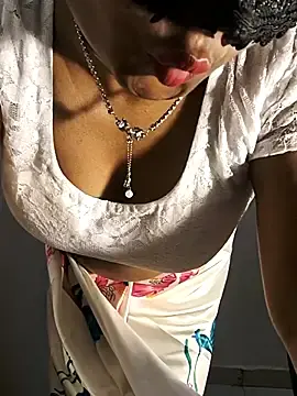 Stripchat Free Live Porn of DIRTYSECRET_QUEEN_07